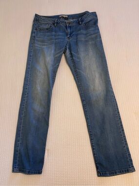 CAbi Medium Wash Tapered Leg Jeans - 8